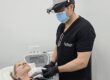 Recupera la Firmeza de Tu Piel con HIFU Reafirma la Juventud de Tu Rostro con un Lifting Sin Cirugía El paso de los años, la pérdida de colágeno y la gravedad pueden provocar flacidez facial, afectando la apariencia juvenil de tu rostro. Pero no te preocupes, el tratamiento con HIFU (High-Intensity Focused Ultrasound) es una solución innovadora, efectiva y no invasiva para combatir este problema sin necesidad de recurrir a cirugía.