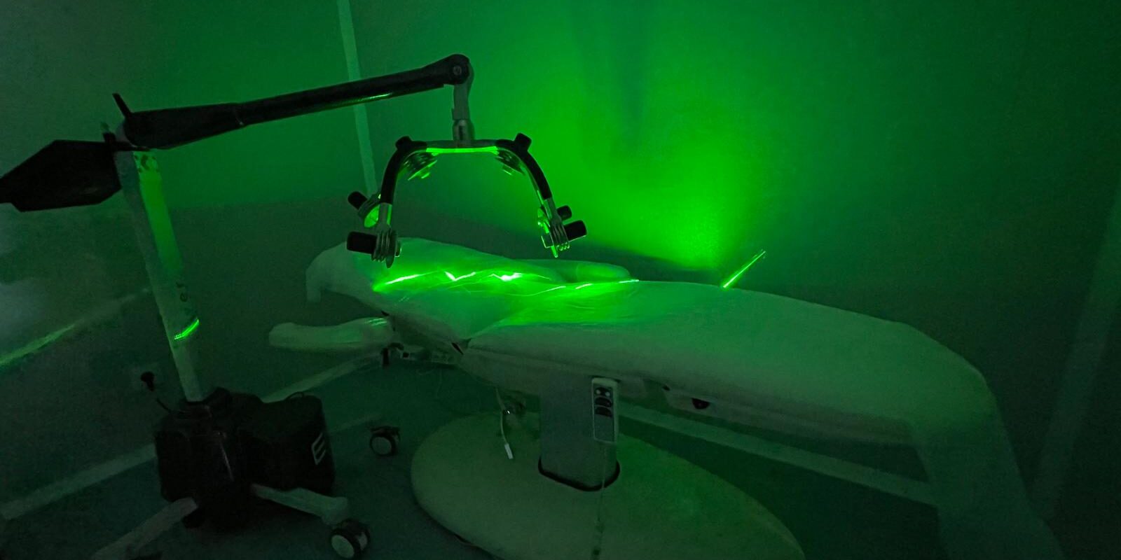 Nuevo sistema Láser Verjú verde de diodo Con la introducción del sistema de láser Verjú, somos capaces de demostrar un mayor resultado en menos tiempo de tratamiento.