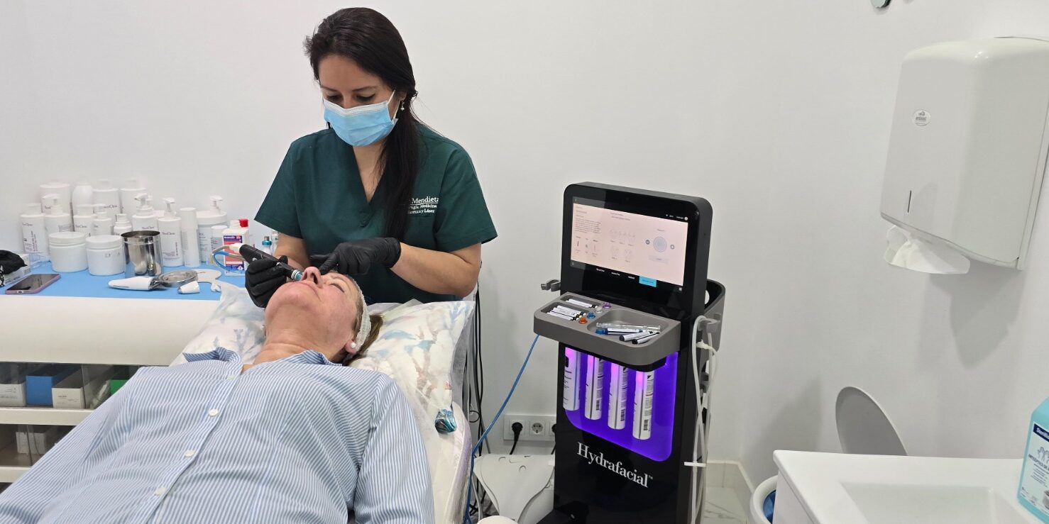 Mirna Ortega experta en medicina estética Mirna Ortega, técnica en medicina estética, se ha destacado como una referente en su campo gracias a su experiencia y dedicación.